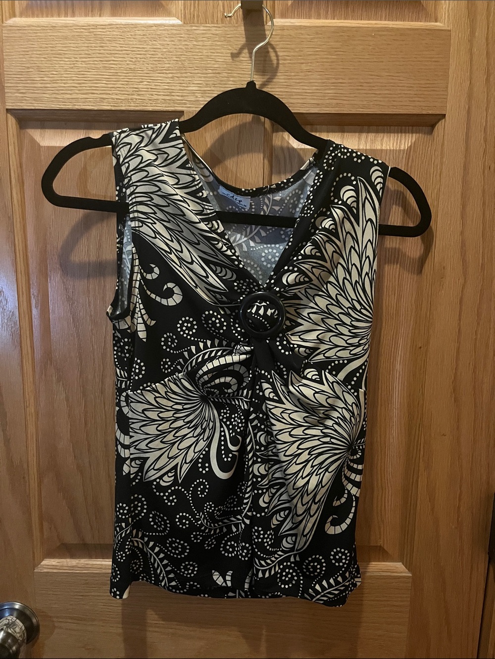 Sleeveless Black & White Patterned Tank Top with Ring Detail
